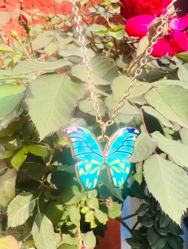 Funky Fashion – Blue Butterfly Pendent