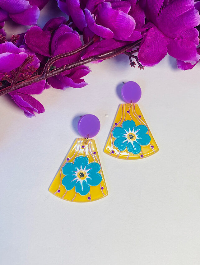 Funky Fashion – Blue Daisy Earings