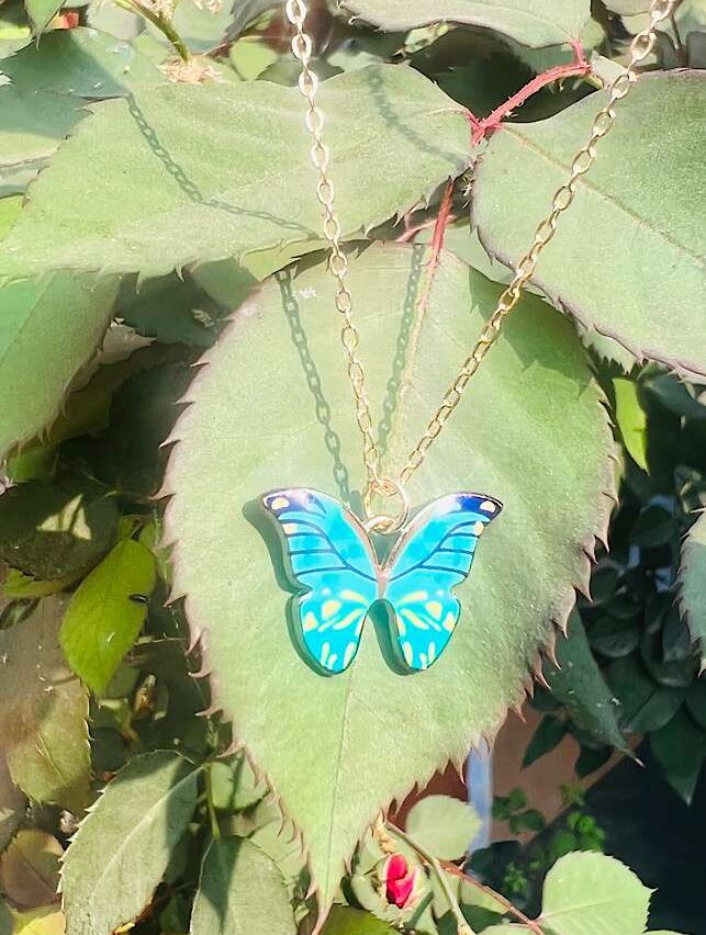 Funky Fashion – Blue Butterfly Pendent