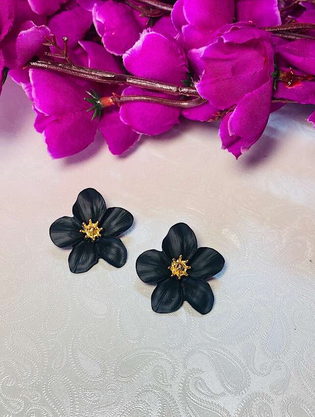 Funky Fashion – Floral Clay Earings Black